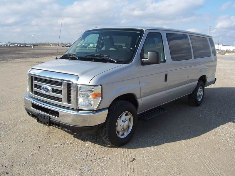 2009 Ford E-Series Wagon  Passenger Van