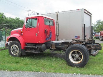 1995 International 4900  Tractor