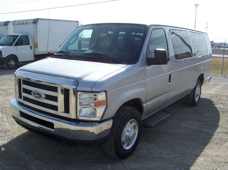 2011 Ford E-Series Wagon  Passenger Van