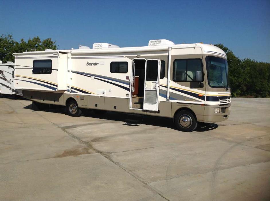 2004 Fleetwood Bounder 35E