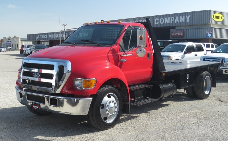 2005 Ford F650 Regular Cab Flat Bed  Flatbed Truck