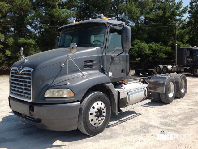2007 Mack Vision  Conventional - Day Cab