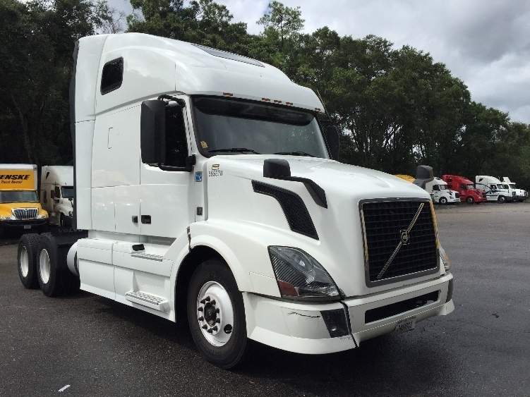 2013 Volvo Vnl64t670  Conventional - Sleeper Truck