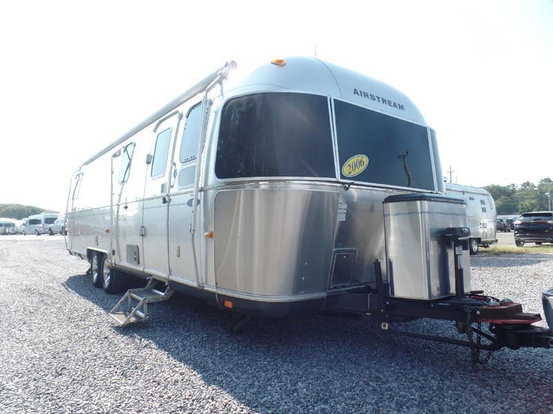 2006 Airstream Classic 30W Slide-Out
