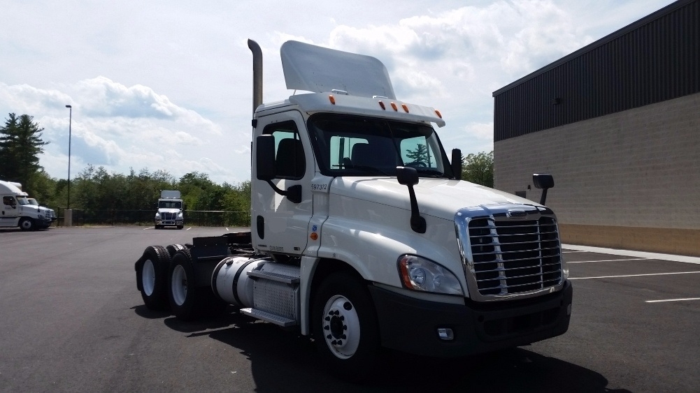 2011 Freightliner Cascadia  Conventional - Day Cab