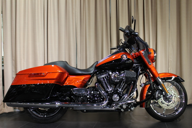 2014 Harley-Davidson FLHRSE - CVO Road King