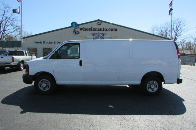 2009 Chevrolet Express G2500  Cargo Van