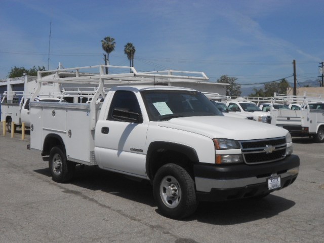 2006 Chevrolet C2500  Utility Truck - Service Truck