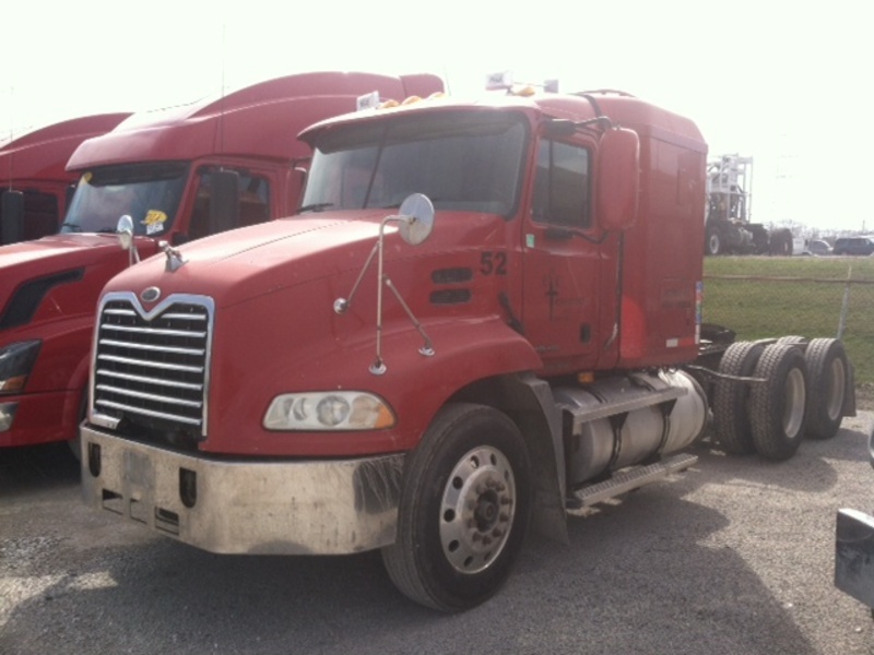 2000 Mack Cx613  Conventional - Sleeper Truck