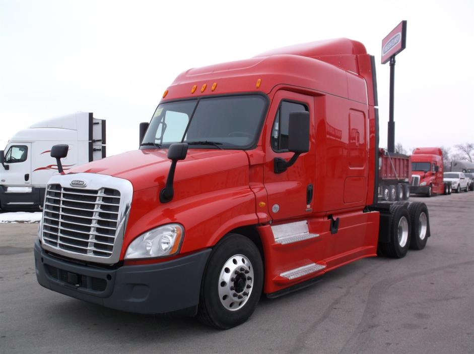 2014 Freightliner Ca125  Conventional - Day Cab