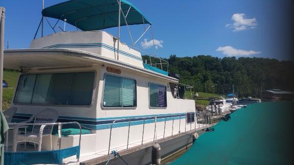 1976 Harbor Master Houseboat