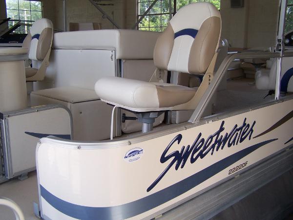 2005 Sweetwater 2222DF