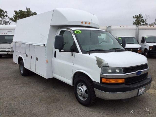 2006 Chevrolet Express Cutaway  Box Truck - Straight Truck