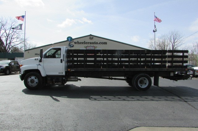 2005 Chevrolet C6500  Stake Bed