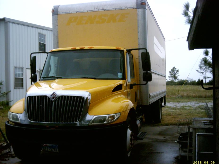 2004 International 4300  Box Truck - Straight Truck