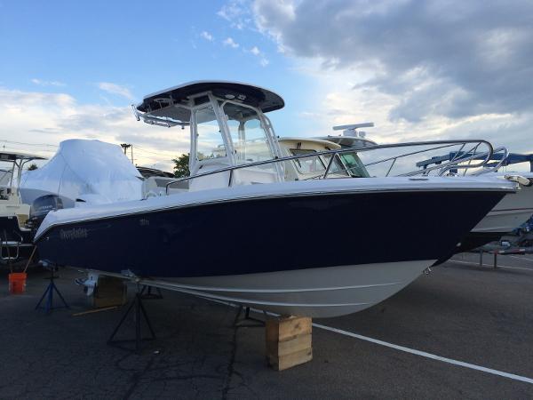 2015 Everglades 230 Center Console