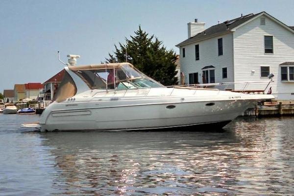 1995 Cruisers Yachts 3570 Esprit