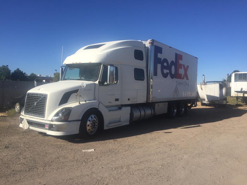 2007 Volvo Vnl  Refrigerated Truck