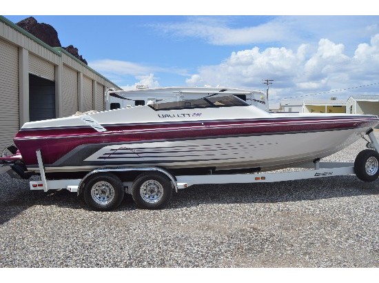 1994 Hallett 240 Closed Bow