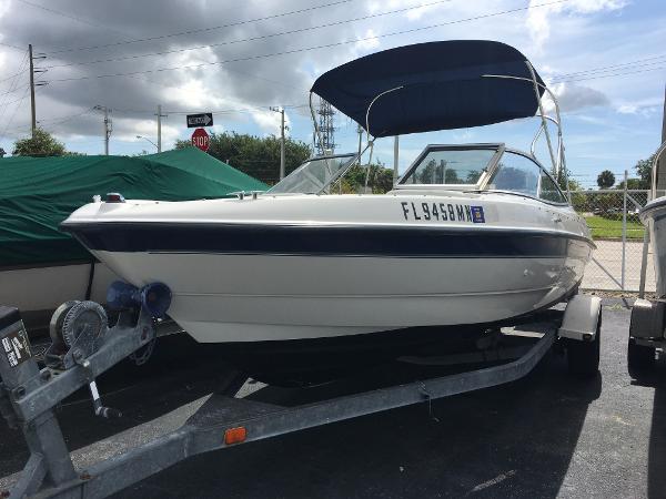 2003 Bayliner 205