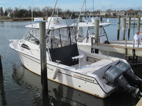 2004 Grady White Marlin