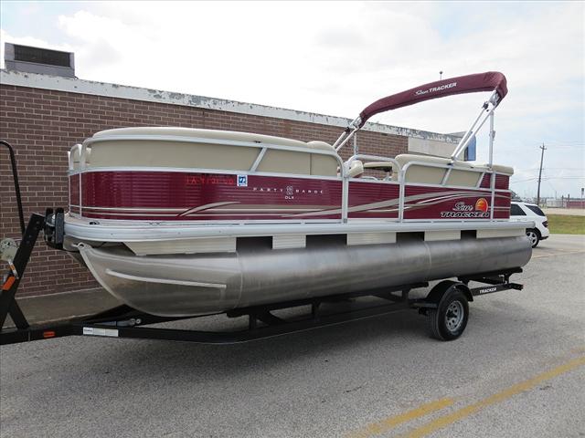 2013 Sun Tracker Party Barge 22 DLX