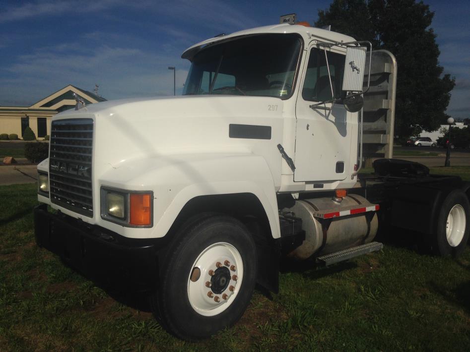 1998 Mack Ch613  Tractor