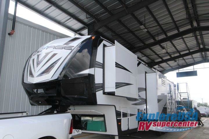 2017 Dutchmen Rv Voltage V3805