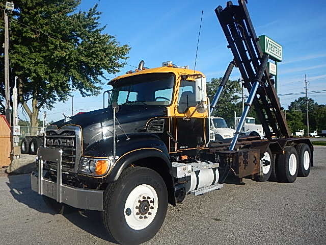 2005 Mack Cv713  Garbage Truck