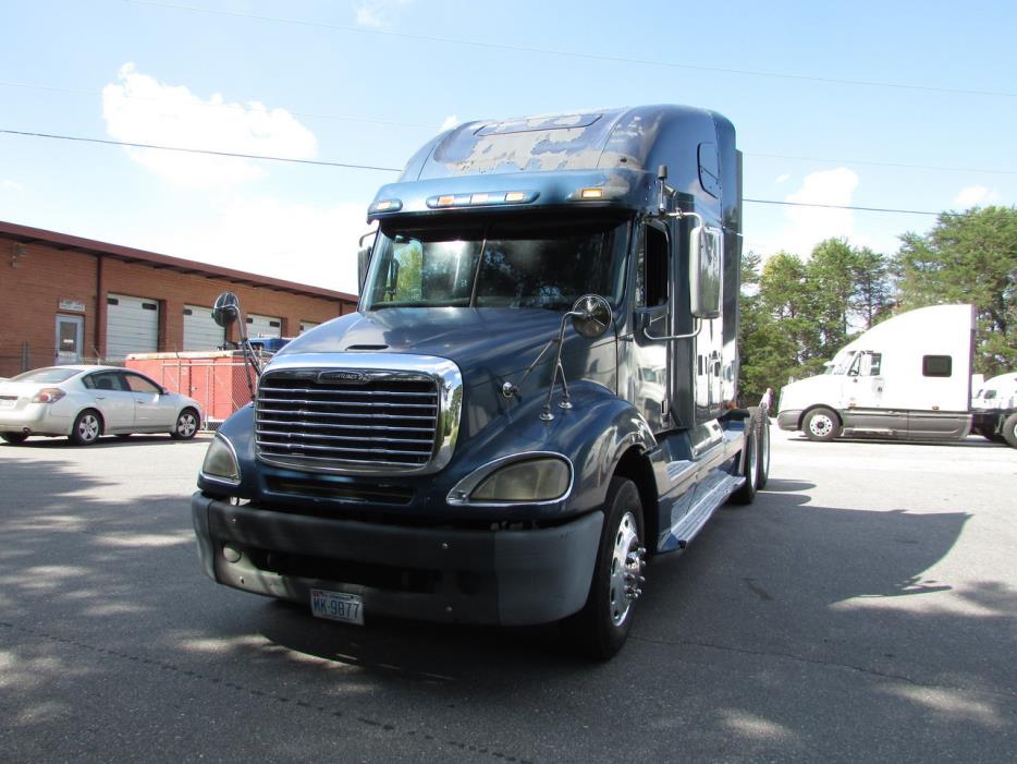 2007 Freightliner Columbia Cl12064st  Conventional - Sleeper Truck