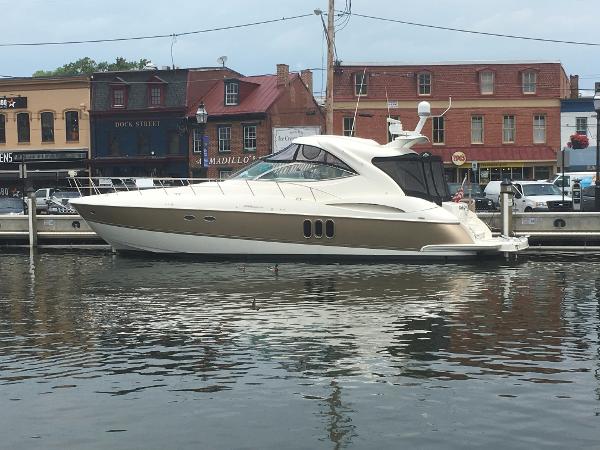 2006 Cruisers Yachts 520 Express