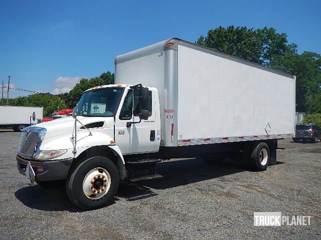 2005 International 4300 Sba  Cargo Van