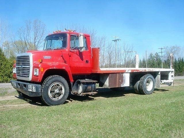 1994 Ford L8000  Flatbed Truck