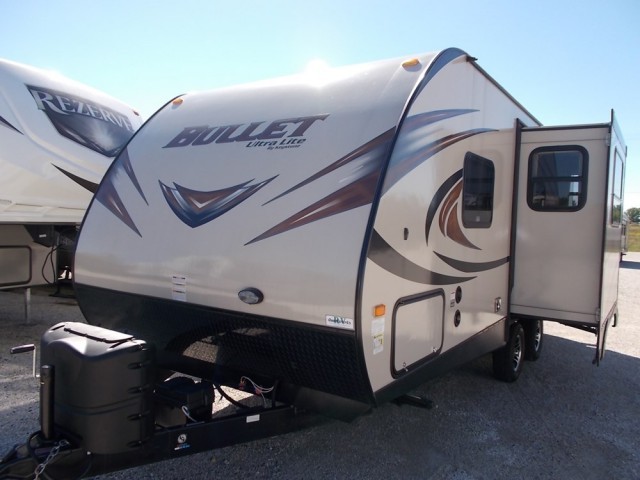 2015 Keystone Bullet 220RBI