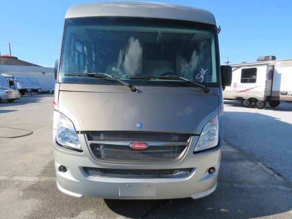 2010 Winnebago VIA 25Q