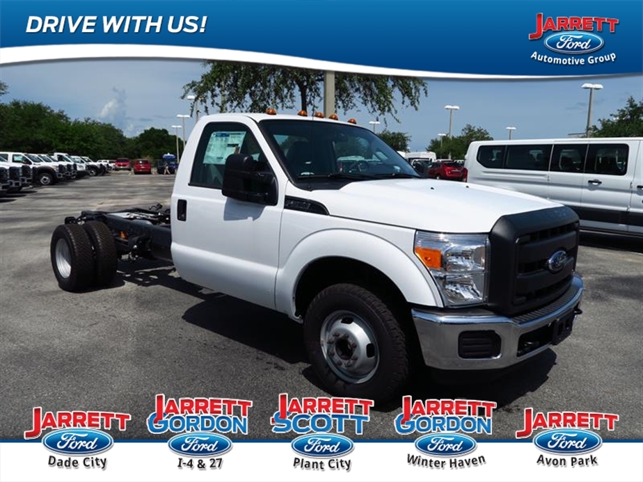 2016 Ford Super Duty F-350 Drw  Cab Chassis