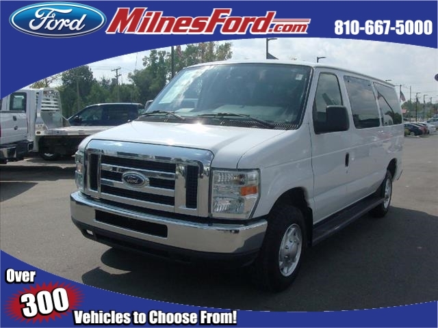 2010 Ford E-Series Wagon  Passenger Van