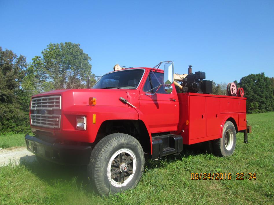 1987 Ford F700  Utility Truck - Service Truck
