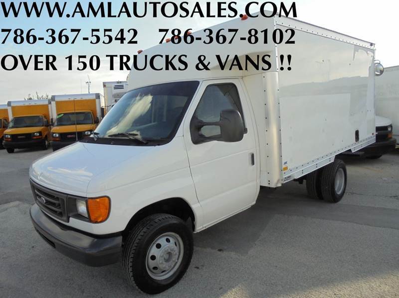 2004 Ford E-Series Chassis  Box Truck - Straight Truck