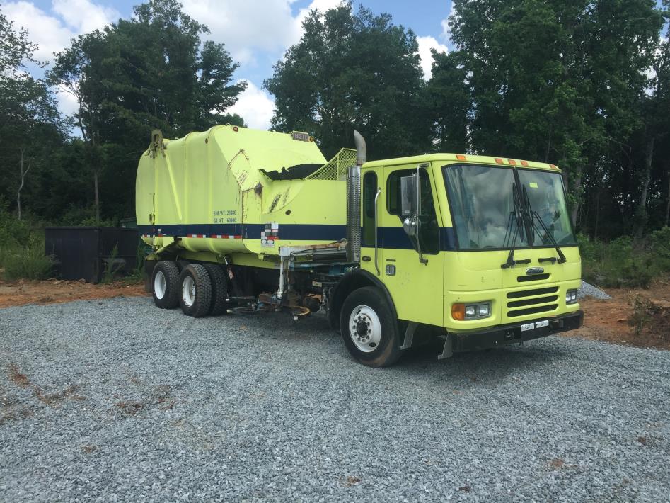 2004 Freightliner Condor  Garbage Truck