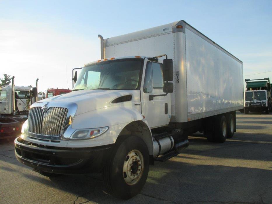 2009 International 4400  Box Truck - Straight Truck