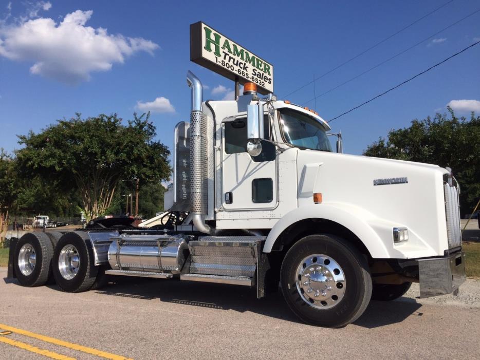 2008 Kenworth T800  Conventional - Day Cab