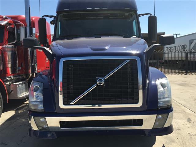 2014 Volvo Vnl780  Conventional - Day Cab