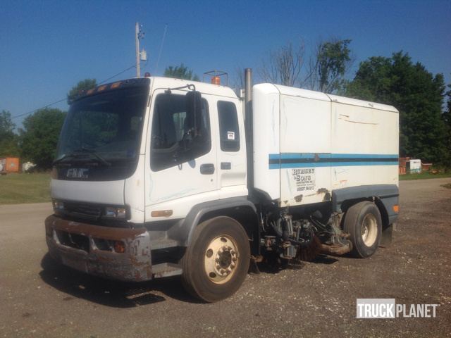 1999 Gmc T7500  Sweeper