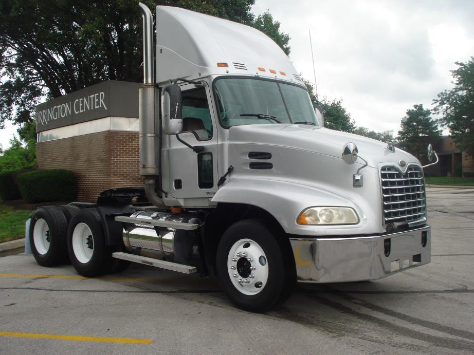 2004 Mack Vision  Conventional - Day Cab