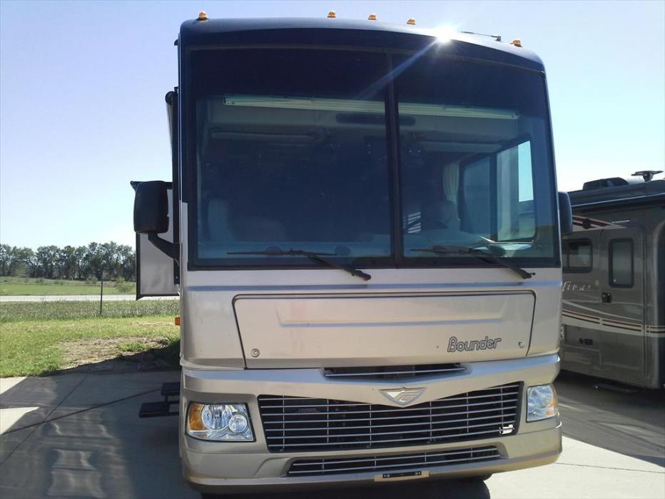 2007 Fleetwood Bounder 35E