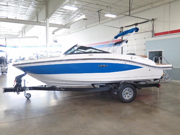 2017 Sea Ray 19 SPX