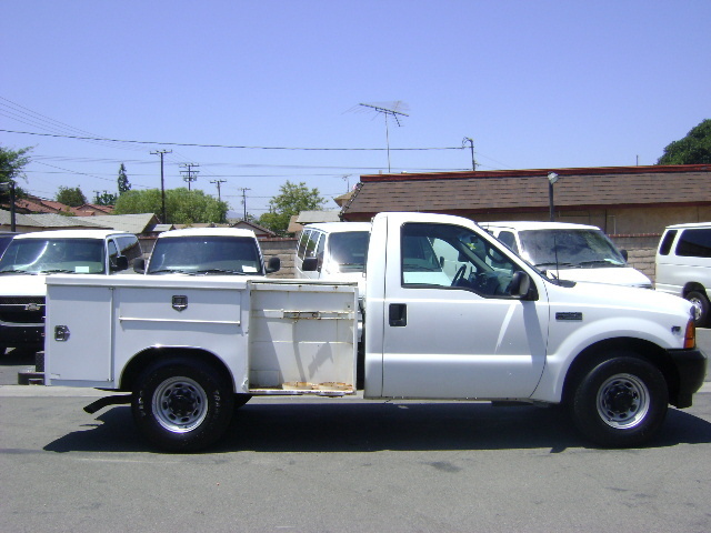 2001 Ford F250  Contractor Truck