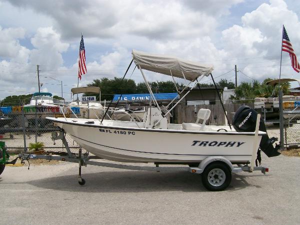 2010 Trophy 163 Center Console