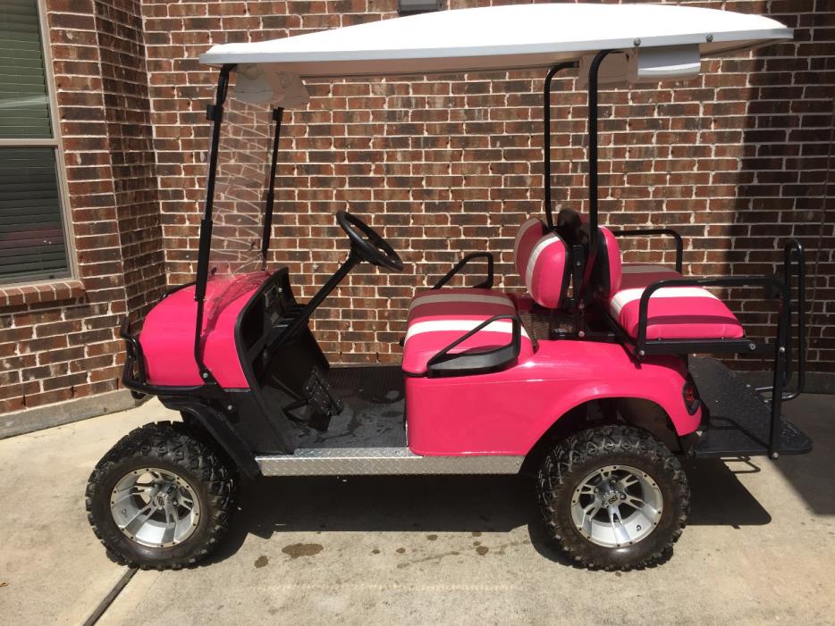 2012 E-Z-Go GOLF CART